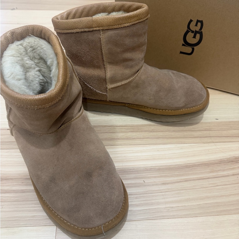 Tan UGG Classic Mini II boots Sz 7.5 #shearling #winterboots